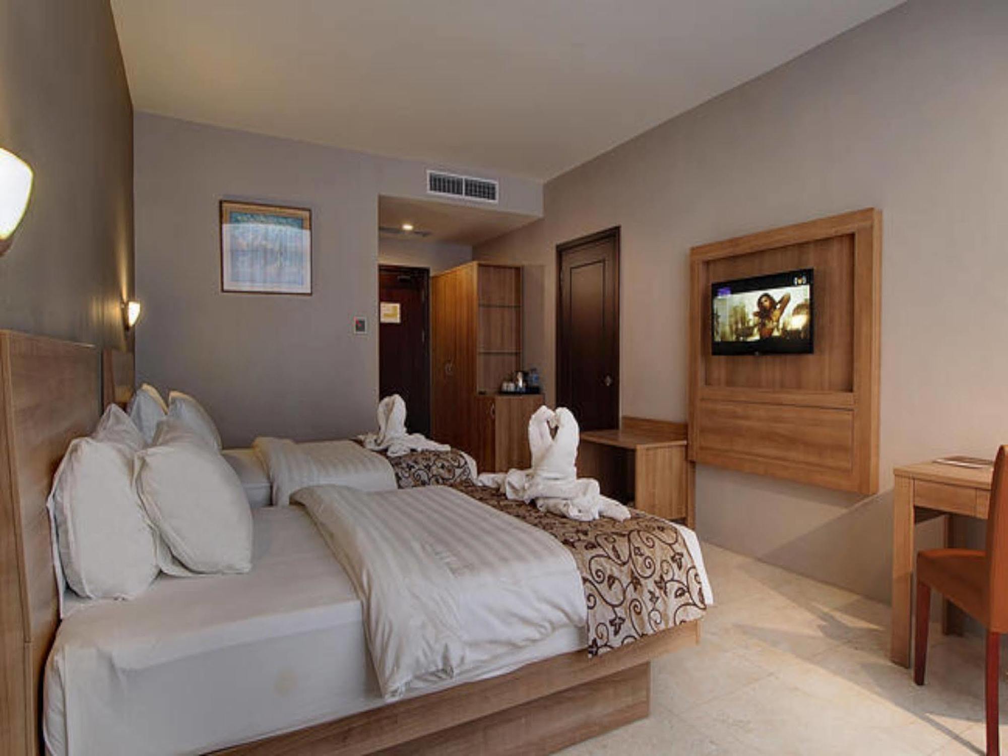 Horison Hotel Pematang Siantar Екстериор снимка