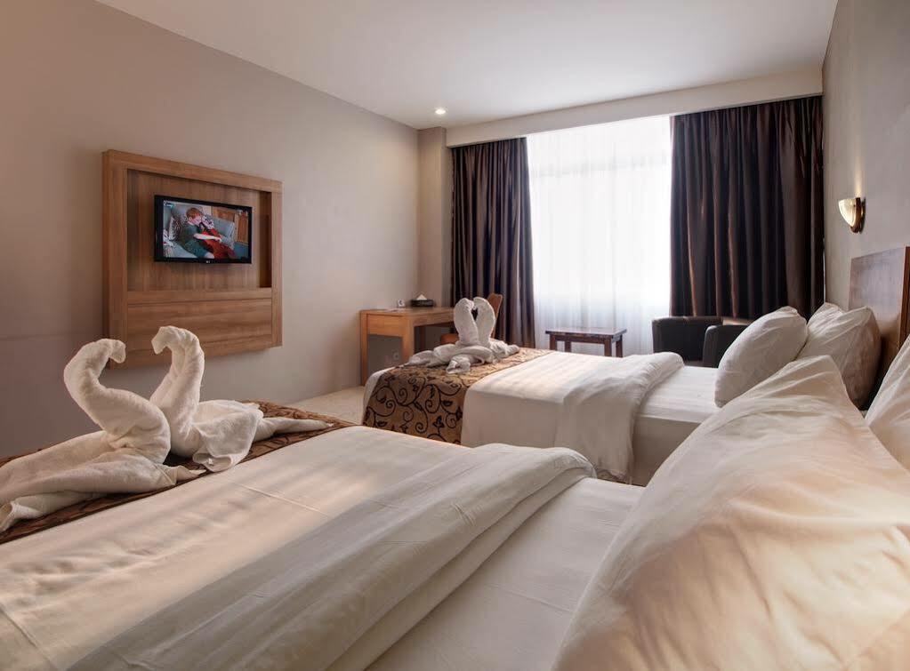 Horison Hotel Pematang Siantar Екстериор снимка